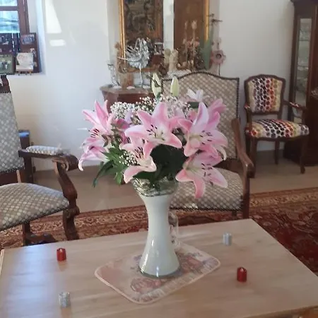 Chez Celine Bed & Breakfast Sens-de-Bretagne