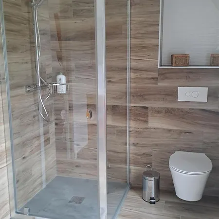 Chez Celine Bed & Breakfast Sens-de-Bretagne